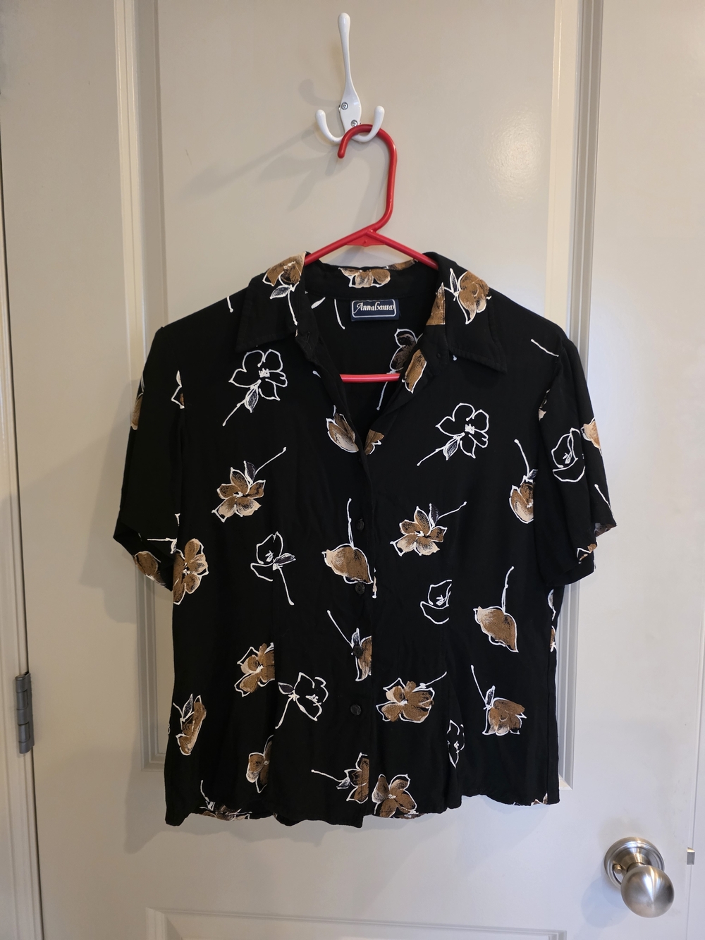 Annabaura Black Short-Sleeve Floral Button-Up Shirt